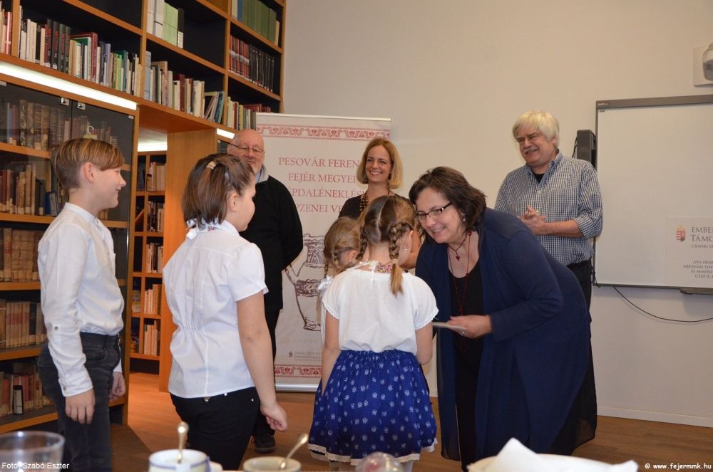 Éneklő advent a Kárpát-medencei néphagyományban